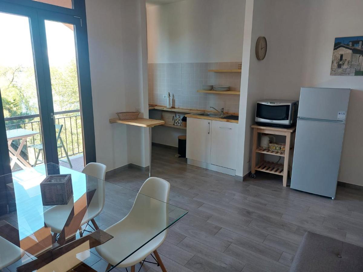 גביראטה Appartamento Miralago Con Giardino Sul Lago מראה חיצוני תמונה