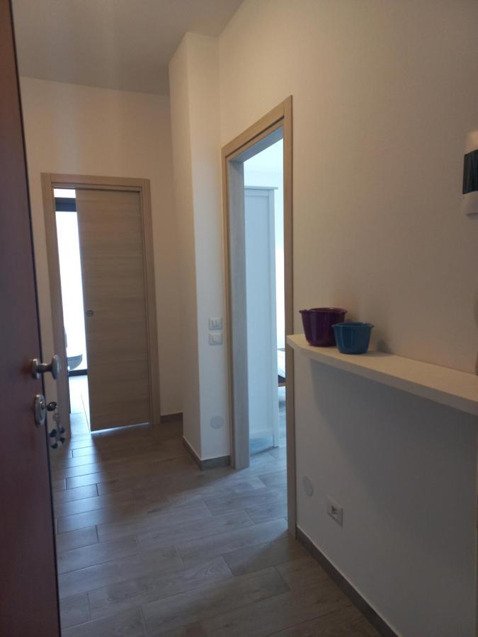 גביראטה Appartamento Miralago Con Giardino Sul Lago מראה חיצוני תמונה