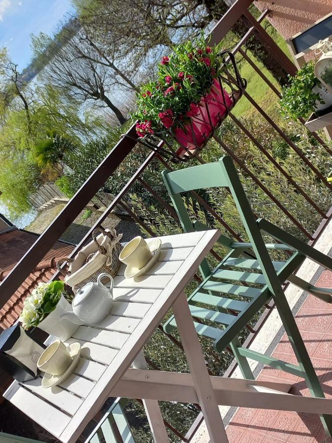 גביראטה Appartamento Miralago Con Giardino Sul Lago מראה חיצוני תמונה