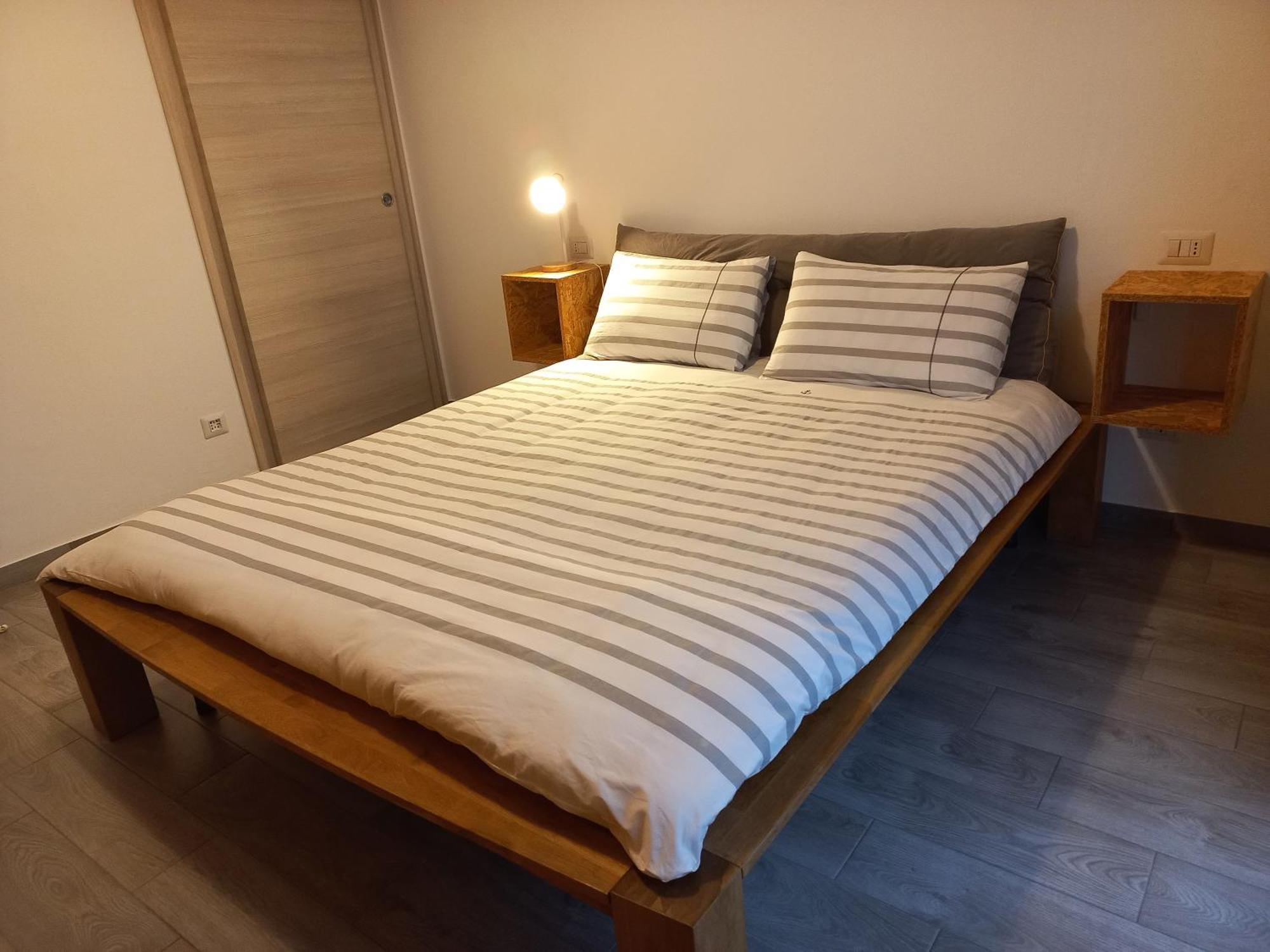 גביראטה Appartamento Miralago Con Giardino Sul Lago מראה חיצוני תמונה